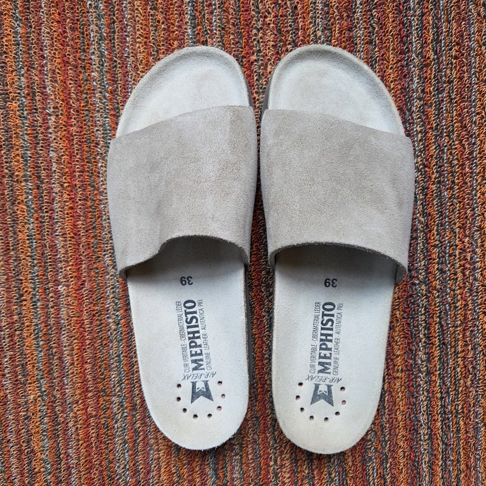 Mephisto NWOT Hanik  Beige Suede Slides Sandals  Mules Size 39 Warm Grey Beige